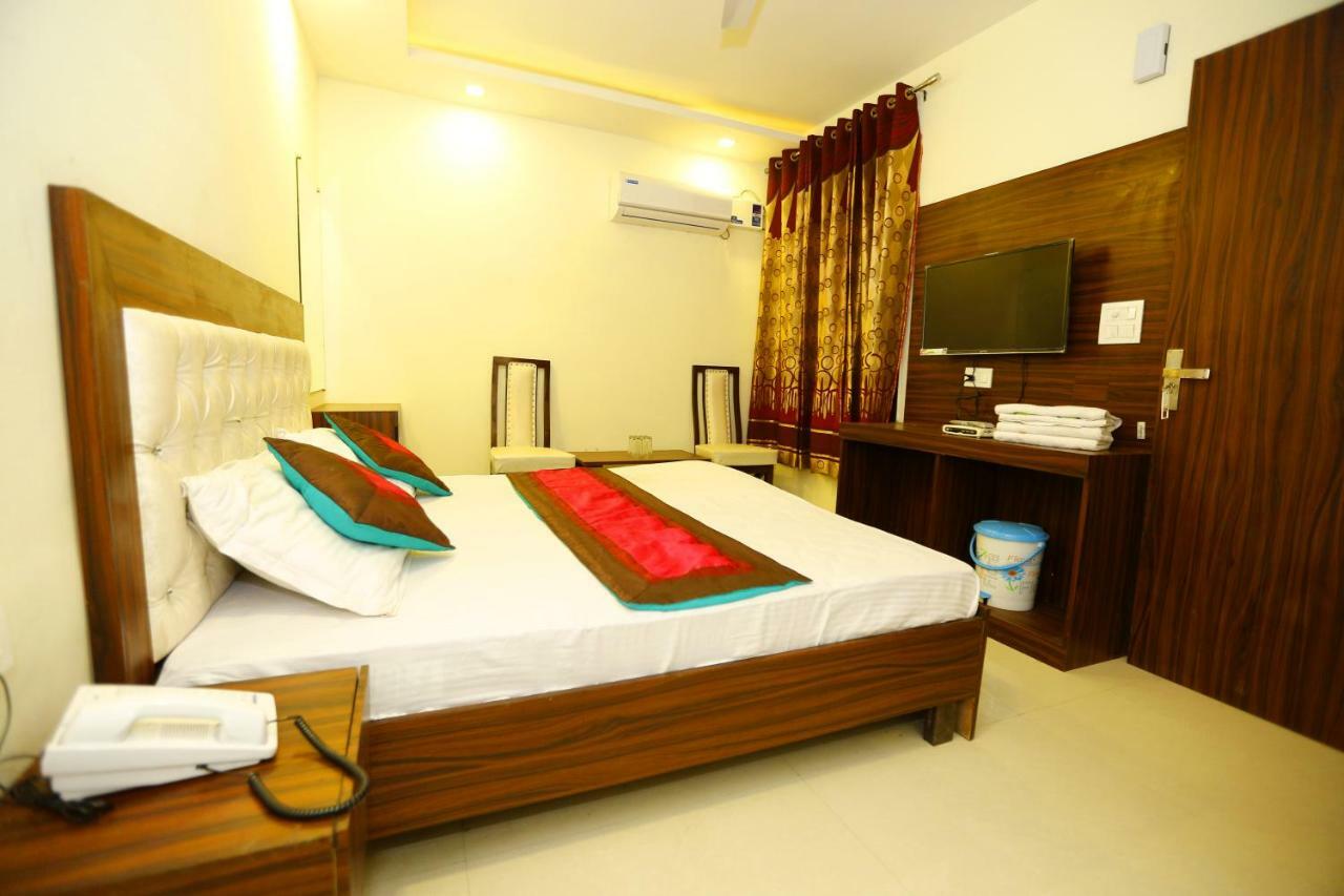 Hotel Golden Heart Amritsar Ngoại thất bức ảnh